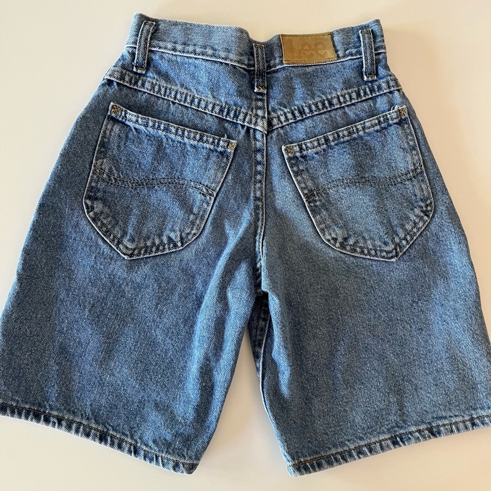Lee Women’s Vintage High-Waisted Denim Shorts - Picture 2 of 2